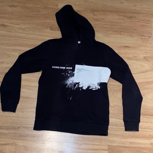 Jack n Jones - Jack n Jones hoodie säljer för 100kr storlek S
