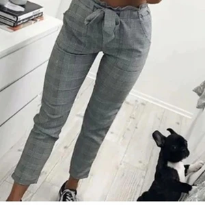 Nya Byxor  - Nya, mycket snygga, eleganta grå byxor strl M