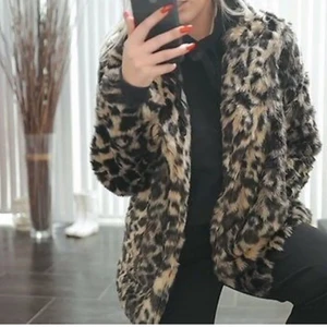 Leopardjacka - Från Linn Ahlborgs kollektion med Nakd. Aldrig använd - fraktar eller möts upp i Göteborg. I storlek 36 ❤️‍🔥❤️‍🔥