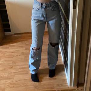 Säljer mina älskade jeans från Gina tricot eftersom de inte är min stil längre. Skriv privat vid frågor.😊