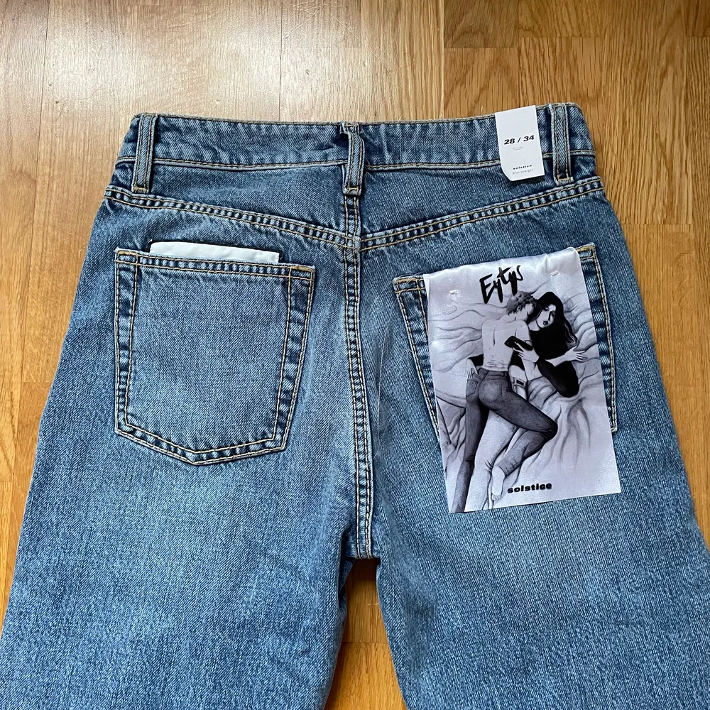 Jag säljer mina Eytyes Jeans, aldrig använda pga för liten storlek. Storlek 28x34. Pris kan diskuteras vid snabb affär! Köparen står för frakten :) . Jeans & Byxor.