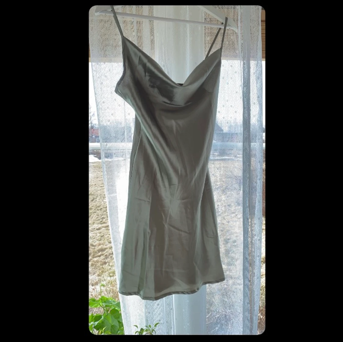 Mintgrön satin/silkes klänning