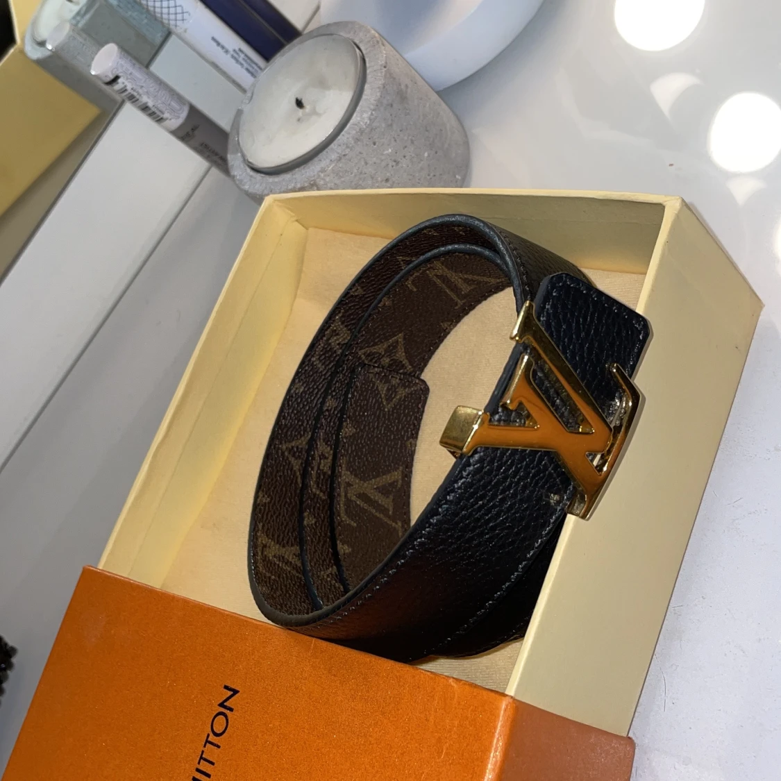 LOUIS VUITTION skärp, storlek 100-40.  - 90