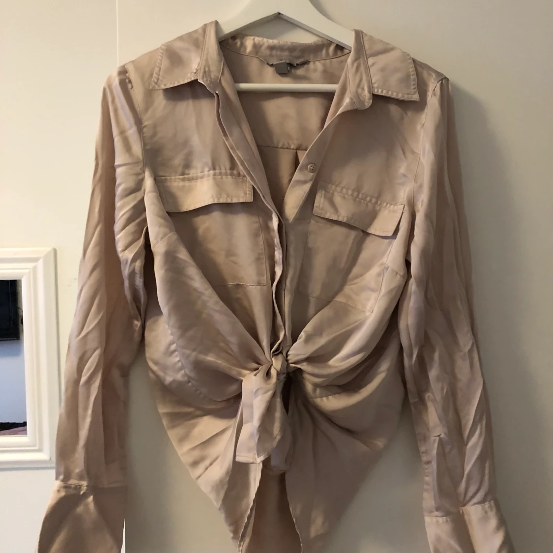 champagnefärgad skjorta från H&M