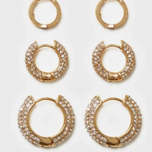 Örhängen  - Oanvända, köp båda eller ett par. 99kr/st aldrig använda 