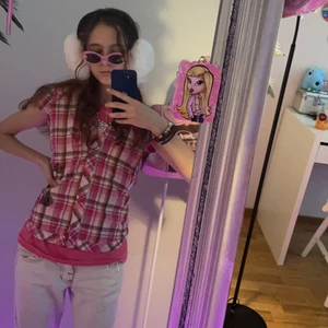 Supersöt råsa skjorta 😻 - Så fin skjorta med gulliga detaljer på sidan skriv för fler frågor!❤️