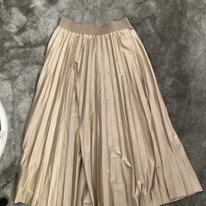 Beige/guldig långkjol - Söt långkjol