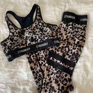 Leopard mönstrat träningsset från stronger  - Leopardmönstrat supercoolt träningsset från stronger🤍  Frakt tillkommer, kram ebba🫶🏽