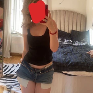 Shorts från zara - Säljer shorts från zara tyvärr för stora på rumpan