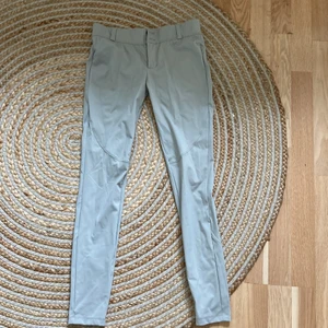 Träningstights ICIW - Grå-blåa träningstights från I can I will. Väldigt bra skick. Skrunch i rumpan. Storlek S. Inga defekter. Kan tyvärr inte visa hur dom sitter på då dom är för små för mig och ger då ingen rättvis bild. Jag står för frakten💓