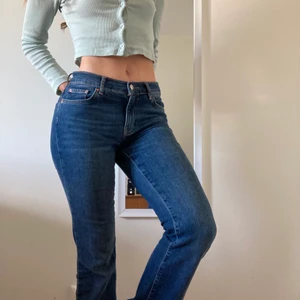 Bootcut jeans, low rise waist, Gina Tricot - Sköna jeans från Gina. Använt ett par gånger. Stl 34. I gott skick! 