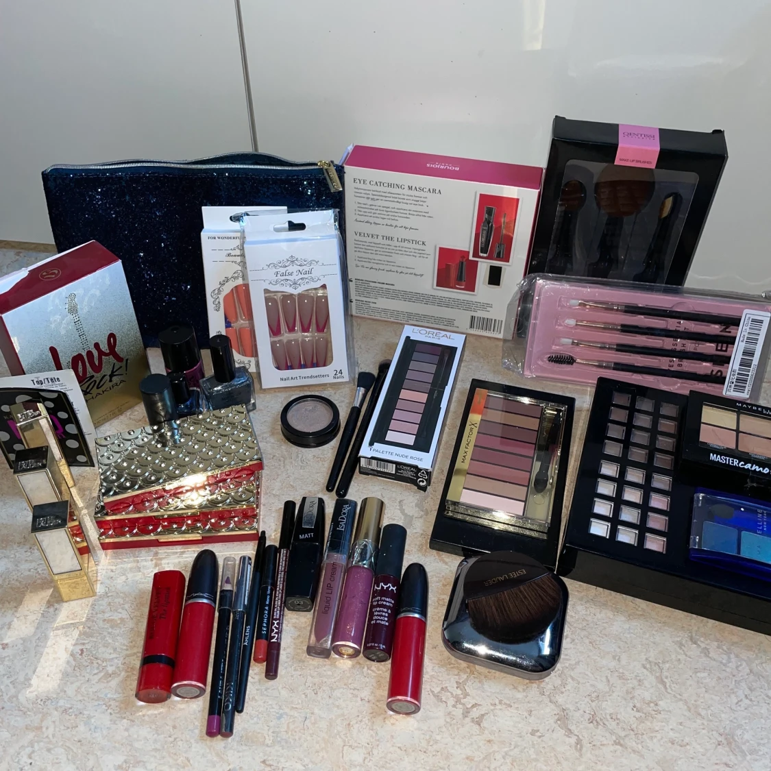 Allt på bilderna tillsammans för 900kr - 91