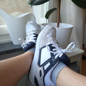 Trendiga skor med hjul strlk 39 & 40,5 - STORLEK 39 SÅLD. 40,5 finns kvar 💛