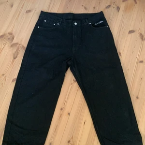 Sweet Big Skate Jeans - Baggy fit Gott skick Hål och fläckfri Size: XL