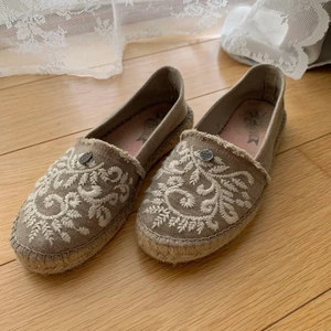 Odd Molly sommar skor - Lite smutsiga sulor på insidan men fint skick i övrigt.