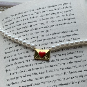 Evry Jewels pärlhalsband  - Superfint pärlhalsband från Evry Jewels som jag aldrig använt. Jättebra skick, orginalpriset var 400 kr. Skriv om du har några frågor! :))