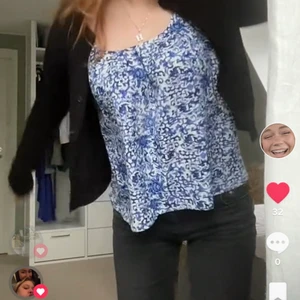 Somrigt linne - Såå guligt blått och vitt linne!! Jag brukar vara en storlek s/m