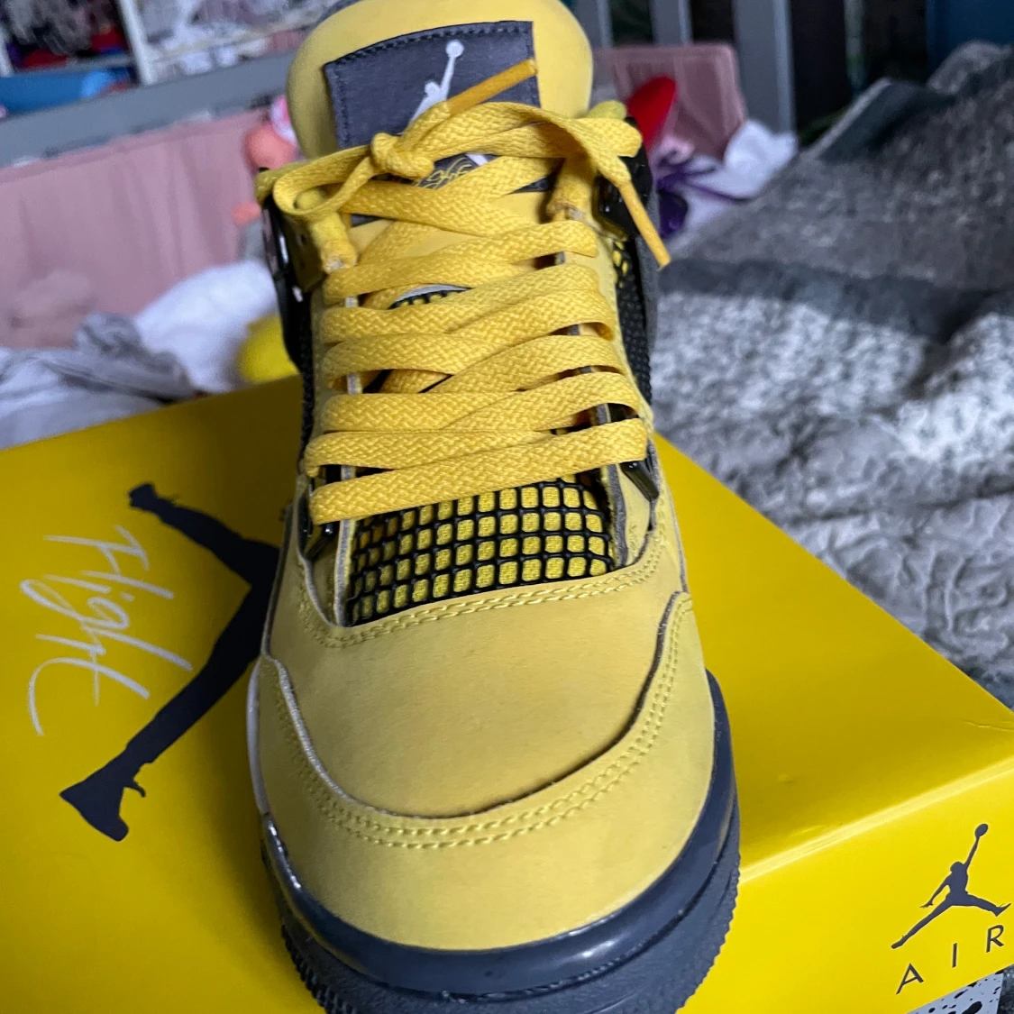 Jordan 4 lightning  - 91