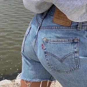 Levis shorts  - Sparsamt använda, har flera liknade så dom kommer tyvärr inte till användning 🥰