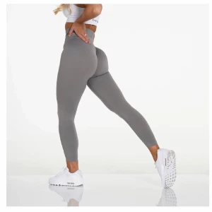 NVTGN tights, stl. XS - Säljer dessa NVGTN tights som jag precis fått hem. De är endast testade och. Var tyvärr för små för mig:( 