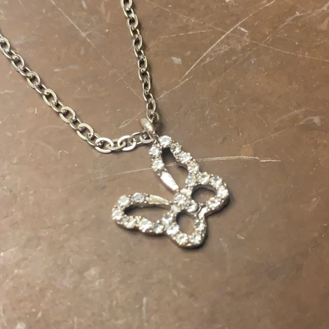 Silvrigt halsband - 90