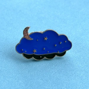 Måln pin ⛅️ - Fri frakt 💙