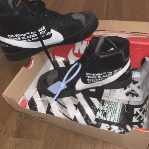 Off White blazer mid  - Säljer off white skor. Använda en, två gånger köpta för länge sen, har ej kvitto kvar 