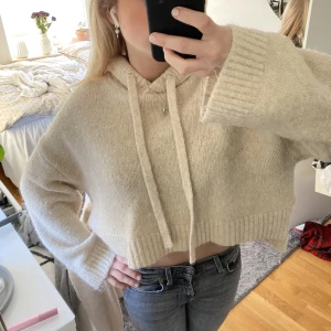 Stickad tröja  - Vit stickad tröja från Zara!❤️❤️