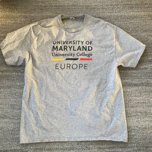 Vintage T-shirt  - Vintage tee i size xl men sitter mindre  väldigt fint skick 