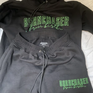 Bornchaser dress - Svart bornchaser dress Hela dressen är storlek L 10/10 skick använts en gång Priset kan diskuteras Köparen står för frakt!! Kvitto finns!!