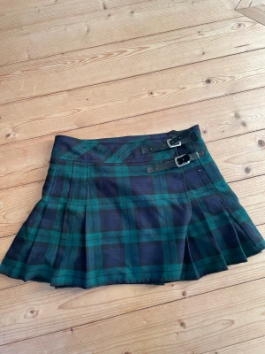 Söt rutig kjol  - Jättefin kjol som inte passar mig längre 🫶🏻 Frakt tillkommer 