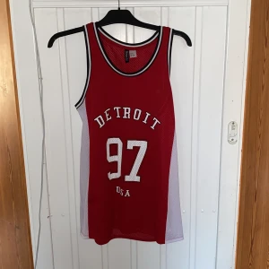 Linne  - Linne från hm i nyskick, strl xs. 