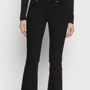 Svarta jeans från Gina , orginal pris 499, använda men bra skick