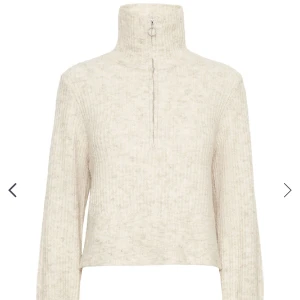 Stickad tröja  - Stickad tröja, aldrig använd 