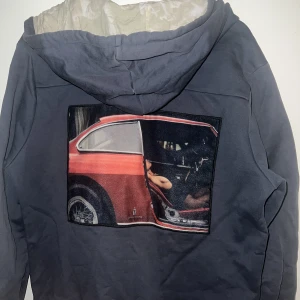 Limitato  - Limitato hoodi slim storlek M