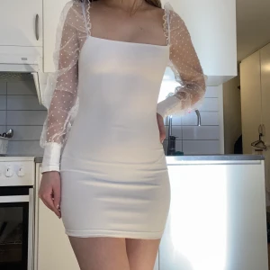 Studentklänning - Säljer min gamla studentklänning som är i fint skick och använd en gång. 🥳🥳