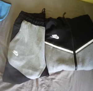 Nike tech fleece - Nike tech fleece byxor och tröja