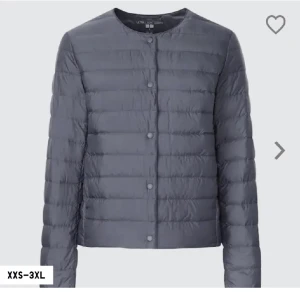 Uniqlo jacka  - Säljer min uniqlo jacka som jag endast använt 2 gånger. Det är i jätte bra skick, hör av er för egna och fler bilder 🫶🏼