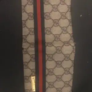 Säljer Gucci plånbok för 250 pris kan diskuteras 