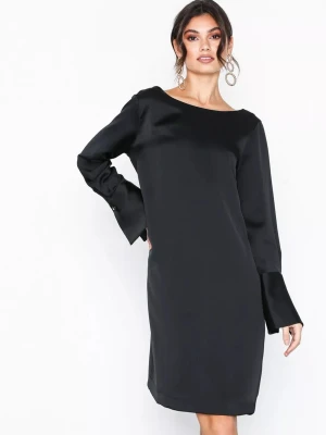 Klänning Morris - Svart satinklänning från Morris, använd 1 gång. Stolen 40