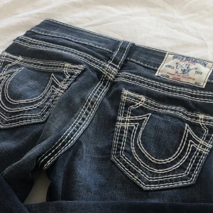 True religion jeans - Lägger upp igen pågrund av en oseriös budare❤️ skriv för fler bilder eller frågor, frakt tillkommer❤️buda!!