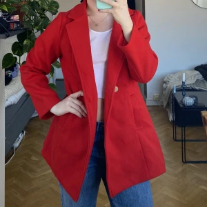 Röd kappa - Röd vårig kappa