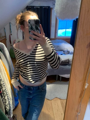 Randig off shoulder topp - Söt zara tröja med lace💕 Super bekväm och snygg på❤️