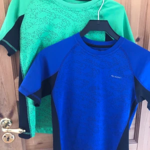 Träningströjor - Träningstshirt x2 meddela för mer info 10 för båda