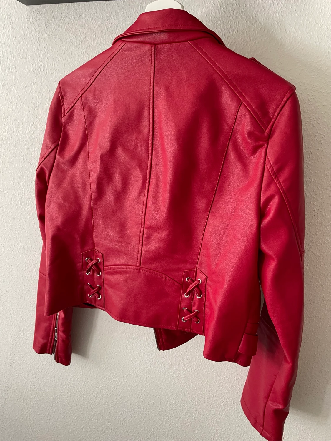 Röd skinnjacka  - 90