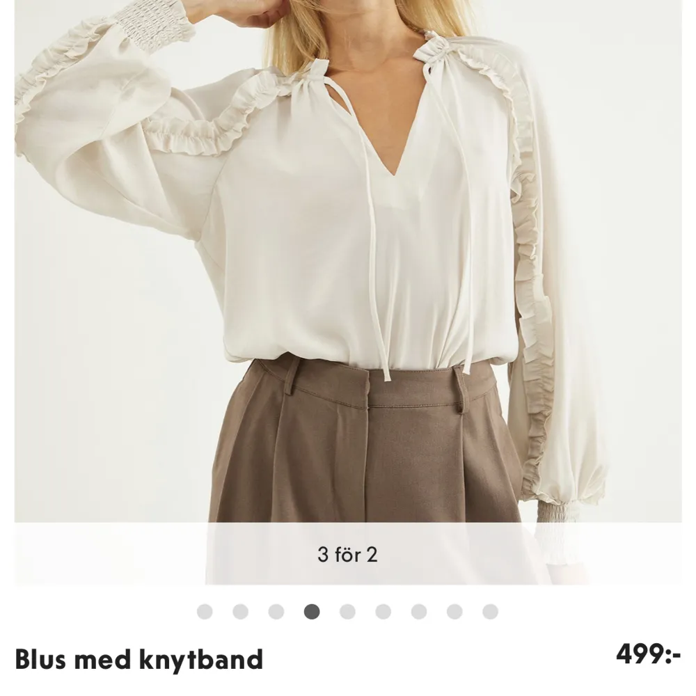 Vit blus från Kappahl, aldrig använd! Nypris var 499kr, möts upp och fraktar, skriv för fler bilder!💗. Blusar.