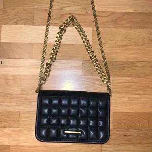 Väska - En svart väska 