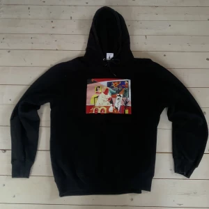 Polar Skate Co Hoodie Large - Polar Skate Co Hoodie med motiv på framsidan. Storlek Large