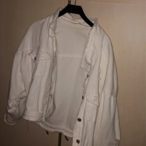 Oversized jeansjacka  - Oversized jeansjacka från Shein 