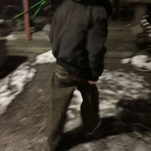 Gurrss - Tjo säljer några byxor gjorda av gurrsss. Köpta för 550kr men säljer dem för 250kr ish pris kan diskuteras 